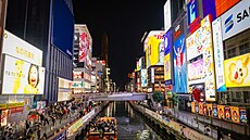 Ósaka je japonským hlavním m�stem jídla. Na ve�e�i jsme za�li do jedné klidné...