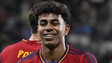 panlský mladík Lamine Yamal se raduje.