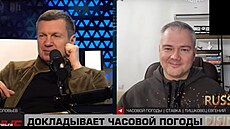 Ruský propagandista Vladimir Solovjov (vlevo) a meteorolog Jevgenij Tikovec