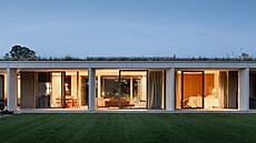 D�m v m�í�ce, který navrhli sloven�tí Beef Architekti do rozr�stající se...