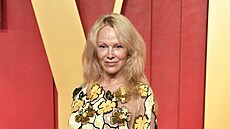 Pamela Andersonová na Vanity Fair Oscar party (Los Angeles, 10. bezna 2024)