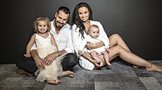 Václav Noid Bárta, jeho manželka Eliška a jejich dcery Eliška a Anna (2022)