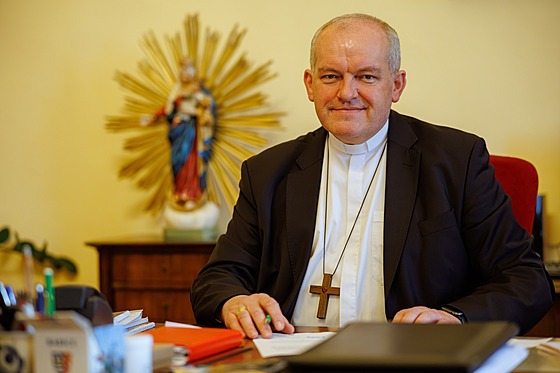 Pape Frantiek jmenoval novým olomouckým arcibiskupem biskupa Josefa Nuzíka,...