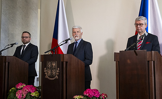 Prezident Petr Pavel na Hrad zprostedkoval jednání mezi vládou a opoziním...