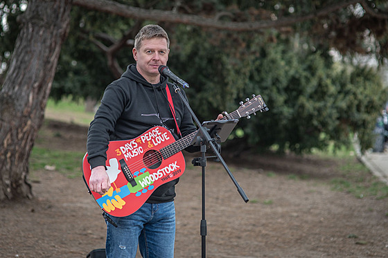 Jak busking probíhá, mete vidt na nkterých videích na sociálních sítích....