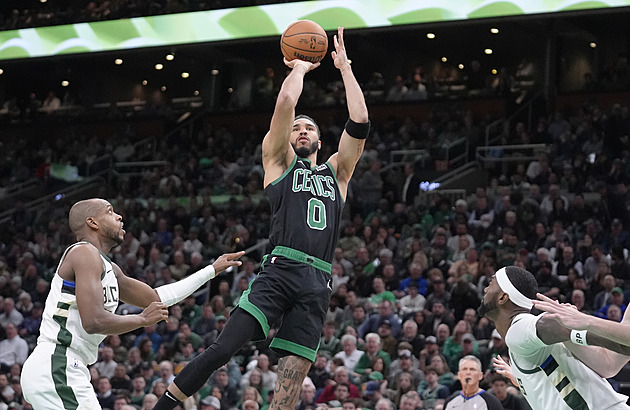 Boston v duelu nejlepších týmů Východní konference NBA zdolal Milwaukee