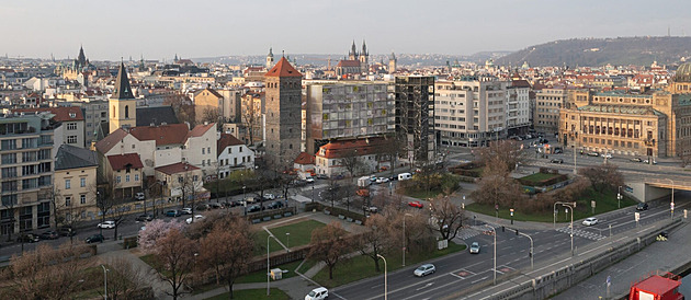 Návrh obsahuje také ve a pasá, která objekt sjednocuje se sousedním...