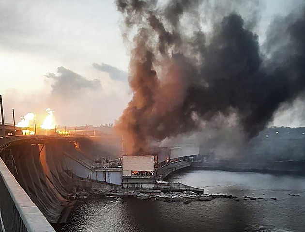 Rusko se zaměřilo na velké ukrajinské elektrárny. Změnilo ale strategii, cílem je totální destrukce