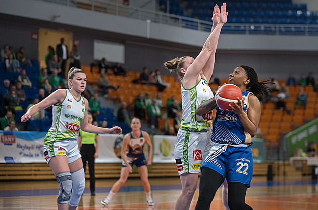 Basketbalistky Chomutova a Slavie vyrovnaly čtvrtfinálové série