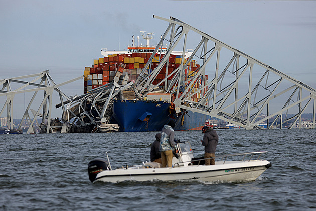 Americké přístavy jsou zranitelné. Ztrátu pohonu hlásí mnohé lodě opakovaně