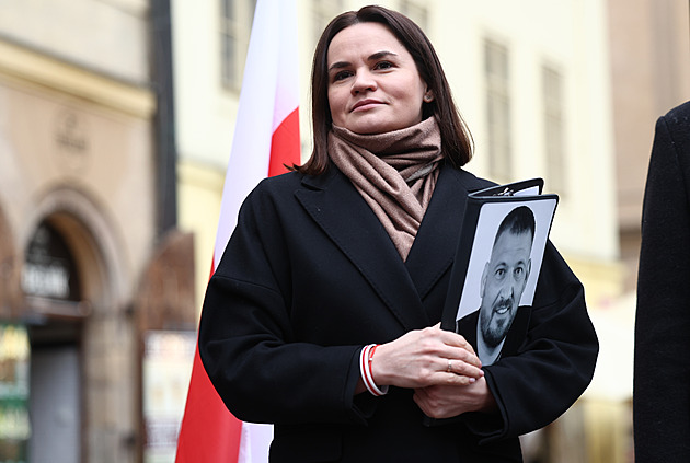 Vůdkyně běloruské opozice v Praze odhalila pamětní desku, pak se vydala na pochod