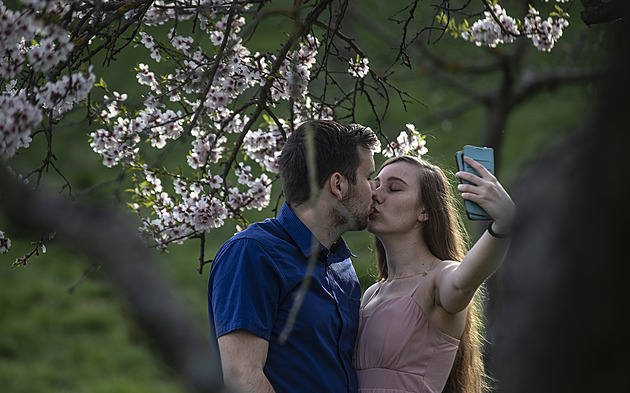 Větřím Petřín. Je máj něco vznešenějšího a voňavějšího a květen jen všednodennost?