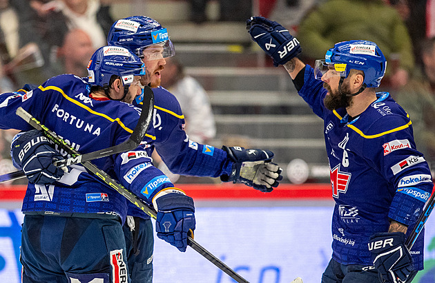 Hokejist eskch Budjovic slav povedenou stelu do brny Tince ve tvrtfinle play off.