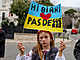 Protest proti invazi Ruska na Ukrajinu ped ruskm konzultem v Marseille