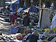 Tbor bezdomovc na Storey Road v San Jose v Kalifornii. Poet lid bez...