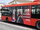 Pedvolební reklama Petera Pellegrinho na autobuse v Bratislav (17. bezna...