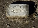 Náhrobek neznámého tla oznaeného jako "Jane Doe" na hbitov Terrace Park...
