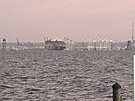 V úterý brzy ráno narazila kontejnerová lo do  mostu v Baltimoru, který se na...