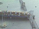 ásti mostu Francise Scotta Keye zstaly po sráce kontejnerové lodi s podprou...