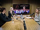 Hosty poadu Rozstel jsou Miss World 2023 Krystyna Pyszková (uprosted) a...