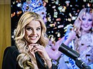 Hosty poadu Rozstel jsou Miss World 2023 Krystyna Pyszkov (na snmku) a...
