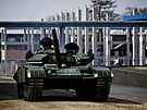 Tank T-72 v armádní zbrojovce Excalibur ve ternberku (27. února 2024)