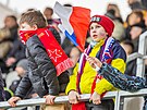 Mladí fanouci na utkání eské jedenadvacítky proti Islandu v Hradci Králové.