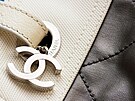 Logo kabelky Chanel (7. srpna 2011)
