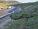 Utr�en� svah u nov� silnice kolem �eb�na na Brn�nsku. (19. 3. 2024)