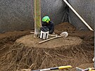 Ko�enov� bal je takzvan�m vzdu�n�m r��em �etrn� zbaven v�t�iny zeminy, aby se...