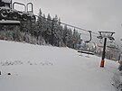 Zábr z webkamery ve Ski areálu erná hora v Krkonoích (25. bezna 2024)