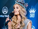 Modelka Krystyna Pyszkov na tiskov konferenci po vtzstv na Miss World...
