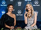 Modelka Krystyna Pyszková na tiskové konferenci po vít�zství na Miss World. Na...