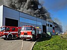 Stedoet hasii zasahovali u poru haly s tdc linkou odpadu (19. bezna...