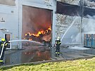 Stedoet hasii zasahovali u poru haly s tdc linkou odpadu (19. bezna...