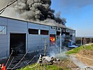 Stedoet hasii zasahovali u poru haly s tdc linkou odpadu (19. bezna...