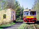 Motorový vz 810.269 v zastávce Strachovice (1997)