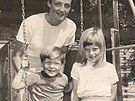 Charles Spencer, princezna Diana a jejich matka Frances Shand Kyddová na...