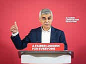 Londýnský starosta Sadiq Khan bhem kampan (18. bezna 2024)