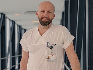 Specialista na hrudní chirurgii Marek Szkorupa.