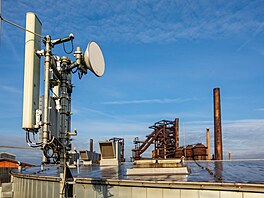 Antény 5G sít spolenosti O2 na stee Velkého svta techniky v Dolní oblasti...
