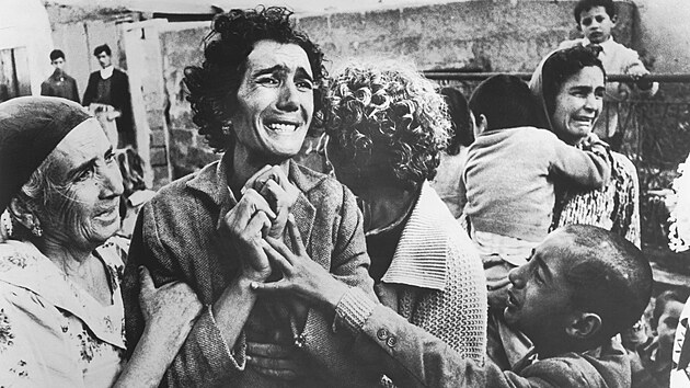 Kypr, 1964. Don McCullin na rozbouenm ostrov dokumentoval etnick nsil...