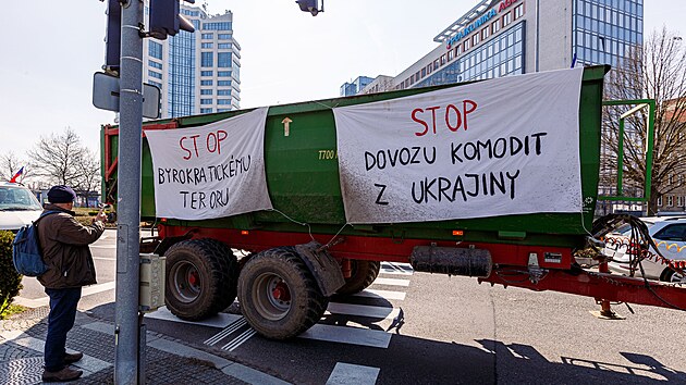 Protesty zem�d�lc� pokra�ovaly ve st�edu i v Olomouci. (20.03.2024)