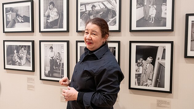 Uniktn vstavu dla slavn fotografky Ruth Orkin pivezly do Ostravy kurtorky Katharina Mouratidi (na snmku) a Nadine Barth z berlnsk Galerie F3. (21. bezna 2024)