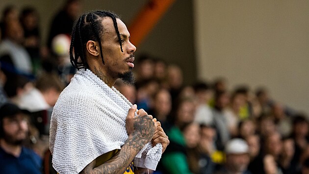 Basketbalov� liga NBL, Sluneta �st� nad Labem - Pardubice. Dom�c� Ty Nichols.