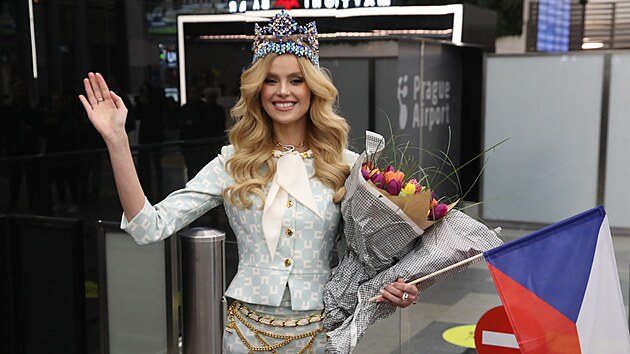 Plet Miss World Krystyny Pyszkov na letit Vclava Havla (24. bezna 2024)