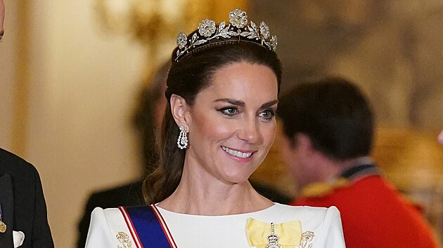 Princezna Kate na banketu v Buckinghamskm palci u pleitosti nvtvy...