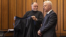 Soud projedná kauzu moravskoslezského hejtmana Jana Krkoky (vpravo), který je...