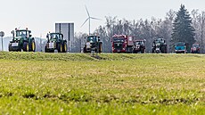 26 traktor dnes projelo centrem Trutnova a jelo na setkáni do Polské Lubawky....