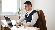 Krom komplexního poradenství v oblasti pojitní, úvr a investic na poli...